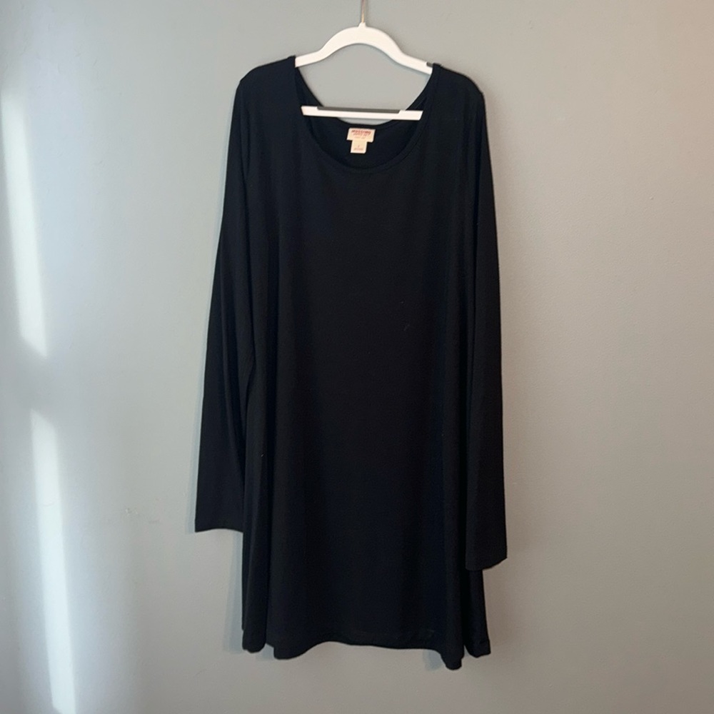 Black casual long sleeved dress
